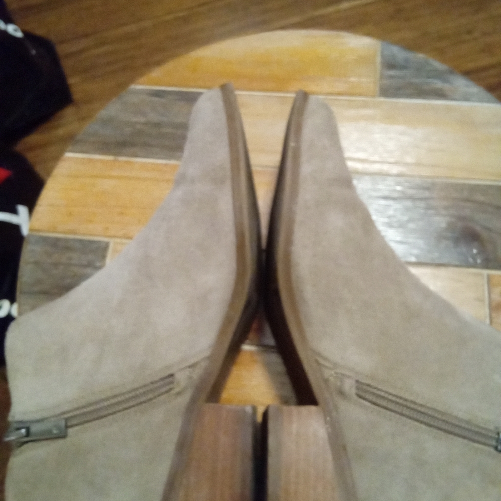 Lucky Brand Frankela Tan Suede Ankle Boots Size 9.5 - Picture 10 of 16